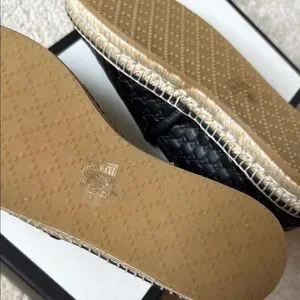 Gucci | Shoes | Gucci Black Loafers Slipons With Intricate  display picture 2